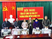Ban quản lý Khu kinh tế tỉnh thăm và tặng quà các hộ nghèo xã Lý Quốc, huyện Hạ Lang
