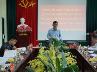 Đồng chí Nguyễn Trung Thảo - Ủy viên Ban Thường vụ Tỉnh ủy, Phó Chủ tịch UBND tỉnh làm việc với Ban quản lý khu kinh tế tỉnh