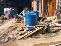 Trung tâm Quản lý và khai thác dịch vụ hạ tầng khu kinh tế  trực thuộc Ban Quản lý khu kinh tế tỉnh cấp nước sinh hoạt cho các hộ dân  tại xóm Lũng Đẩy, xã Quốc Toản