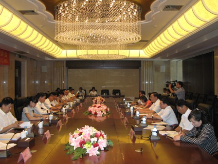 Tọa đàm giữa Đoàn đại biểu tỉnh Cao Bằng và chính quyền thành phố Sùng Tả, tỉnh Quảng Tây, Trung Quốc.